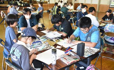 対馬丸学び新聞作成　小中生、平和学習をまとめ　沖縄