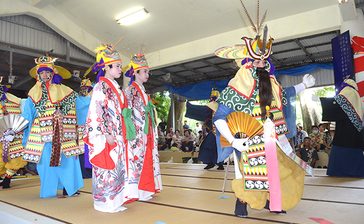 多良間の「八月踊り」　多彩な芸能、島を彩る＜風・土・人　シマの伝統行事＞