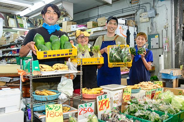 家族で受け継ぐ　昔ながらの対面販売　はいさい食品