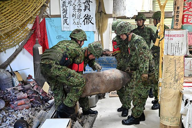 陸自、反戦平和資料館に展示の「空薬きょう」の回収中断　対応協議へ　伊江島「ヌチドゥタカラの家」沖縄