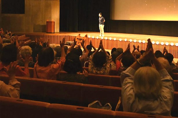 認知症の症状・介護学ぶ　名護市が講演会、250人参加