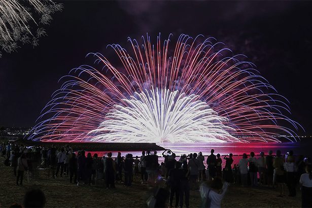 水上花火　夜空彩る　シーポートちゃたんカーニバル