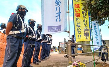 繰り返されてきた事故　「2台出し」やるべきではなかった　元警備員「国から搬入増要請」 ＜信なき現場　安和事故3カ月＞（上のつづき）