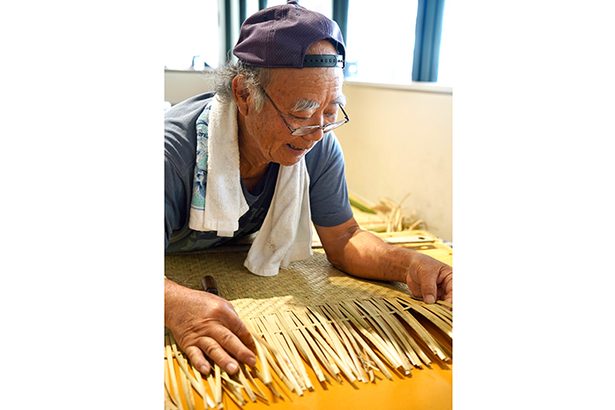 竹細工、月桃編み、ガラス細工…久志の職人、手仕事鮮やかに　わんさか大浦パークに作品ずらり　実演会も　沖縄