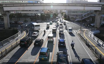 沖縄独自のルール、40年かけて全廃に　オートバイの通行帯規制を全面解除　県警