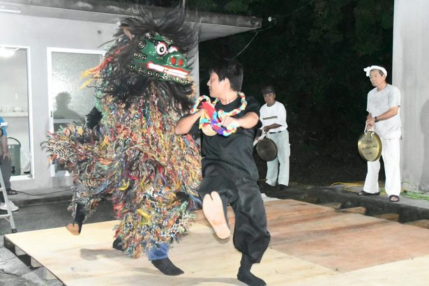 伝統紡ぐ「獅子加那志」　6年ぶりの豊年祭へ区民ら熱気　17､18日に八重瀬町志多伯　沖縄