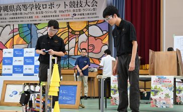 浦添工と八重山商工、全国へ　県高校ロボット競技大会　沖縄