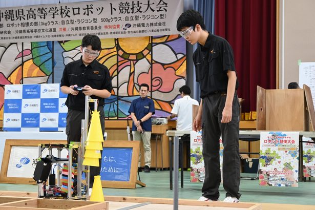 浦添工と八重山商工、全国へ　県高校ロボット競技大会　沖縄