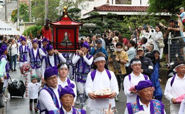 戦後7回目、12年に一度の「龕ゴウ祭」　地域一丸で　豊見城市高安　沖縄