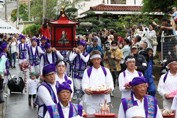 戦後7回目、12年に一度の「龕ゴウ祭」　地域一丸で　豊見城市高安　沖縄