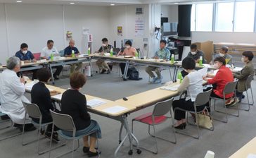 中部病院側「現地建て替えでは機能低下」　県議ら視察、意見交換　沖縄