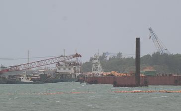 辺野古「A護岸」着工から1カ月、くい打ち少なくとも9本　「最深の軟弱地盤」調査の可能性　沖縄