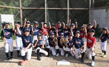 届いたグラブ手に“あすの大谷”目指す野球少年らにも刺激　「生活面まで気にする姿勢見習いたい」　史上初50ー50　沖縄