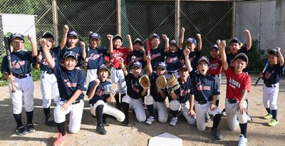 届いたグラブ手に“あすの大谷”目指す野球少年らにも刺激　「生活面まで気にする姿勢見習いたい」　史上初50ー50　沖縄