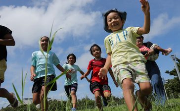 秋晴れ、元気はつらつ　きょう秋分　各地で豊年祭　沖縄