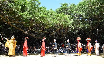 気迫の棒、獅子勇壮に　石垣「川平村結願祭」 ＜風・土・人　シマの伝統行事＞