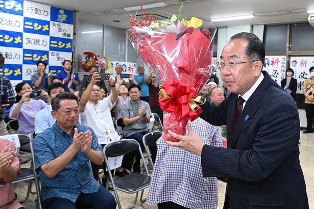 【4区・勝因敗因】西銘氏、強固な保守地盤固める　金城氏、無党派支持受けたが届かず＜衆院選2024沖縄＞