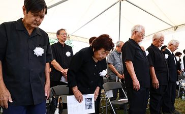 那覇市長「沖縄で二度と同じ過ちを起こさせない」　10・10空襲　那覇市追悼式、遺族ら誓い　沖縄「なぐやけの碑」