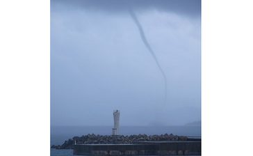 【速報】伊江島沖で竜巻か　3月にも発生　本島北部に雷、波浪注意報　沖縄気象台「突風、落雷に注意を」