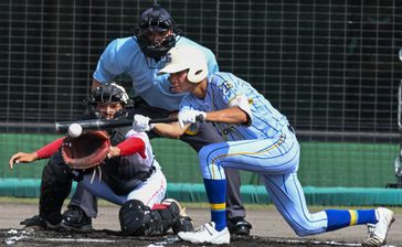 エナジック、機動力と打撃力発揮　先制スクイズで流れ　砂川が要所で得点絡む活躍　沖縄県高校野球秋季大会・準決勝