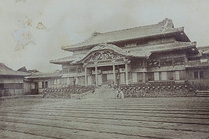 1877年　ルヴェルテガの写真＝1877年（県立図書館提供。原版所蔵者:Herve Bernard, France）