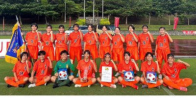 合同チーム優勝　那覇商に4―1　県高校女子サッカー・琉球ダイハツ杯