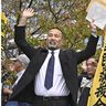 無罪へ「闘い続く」　前川さん支援者と抱擁　福井中３殺害再審へ