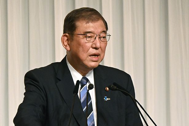 首相「辺野古が唯一」　参院代表質問　日米の情報伝達「適切」