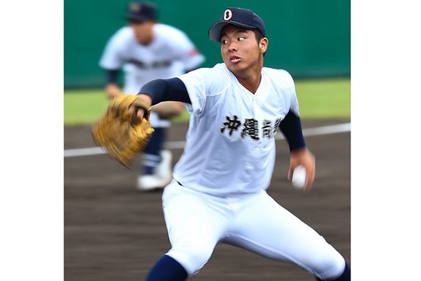 きょう正午、継続試合　沖縄尚学ー鹿実　エース末吉、投打で存在感　雨天で前日八回で中断　秋季九州高校野球・準々決勝