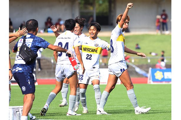 沖縄SV、高知に完勝　2―0、7位に浮上　サッカーJFL