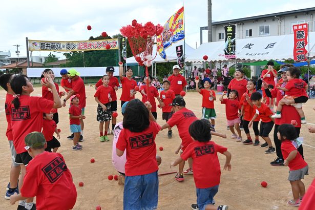 「オリンピックに出るので会社休みます」　嶺井家300人が大集合！96歳からベビーまで　奥武島で五輪開催　【どローカルリポート】沖縄