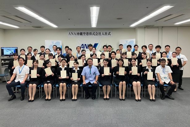 那覇空港でハンドリング担う　女性も続々採用　ANA沖縄空港、10月度入社式　