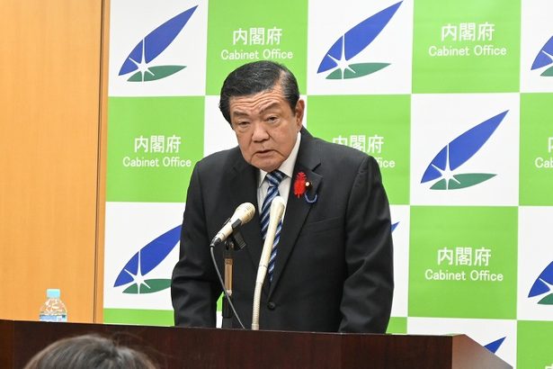 「強い沖縄経済」に向け振興策を推進　伊東沖縄担当相が就任後初の記者会見　