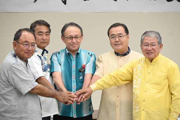 オール沖縄の立候補予定者4氏、玉城デニー知事と合同会見　衆院選「一致団結し取り組む」　　