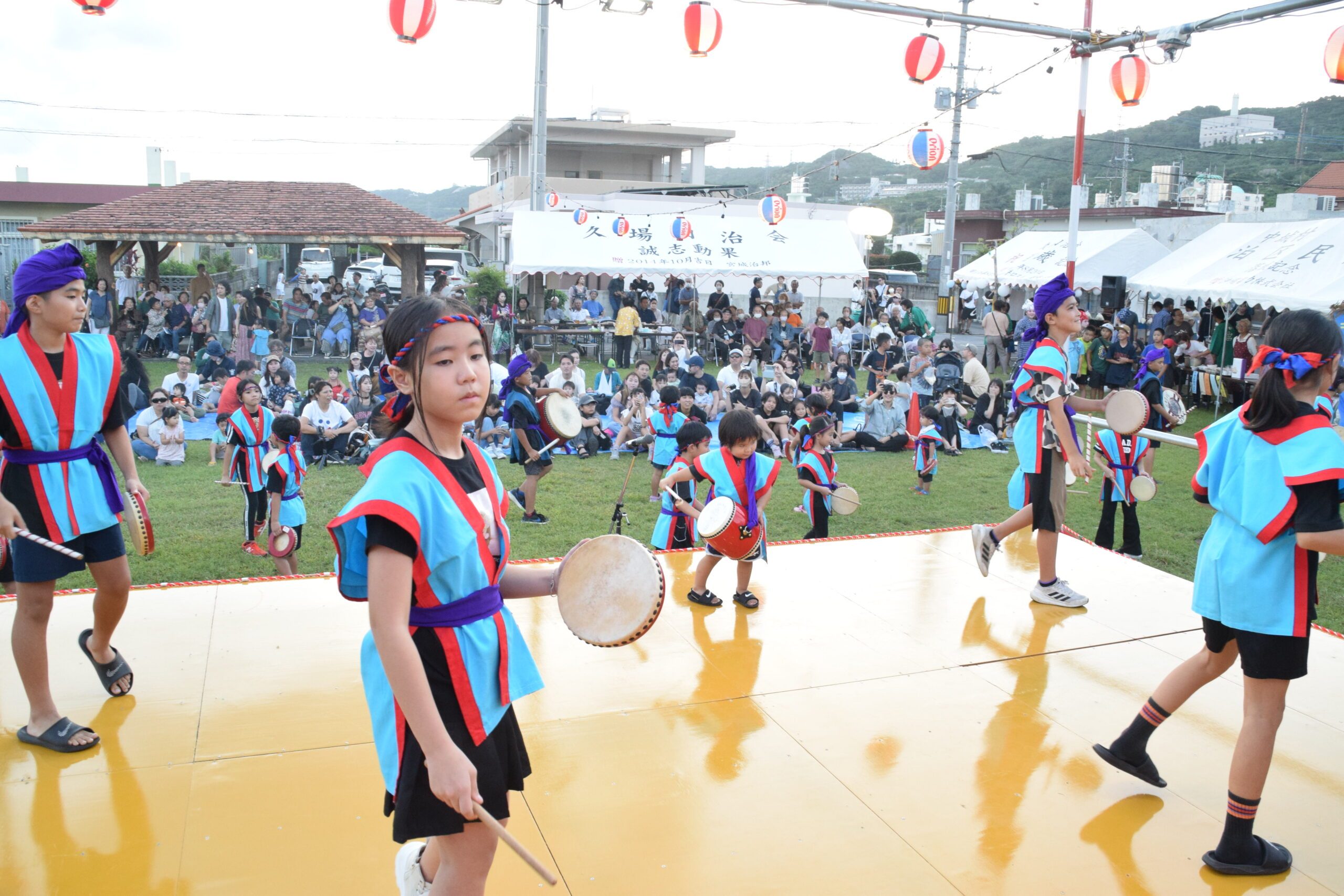 中城村　50年ぶりに開催された泊自治会の秋祭り＝13日、中城村泊