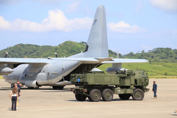 米軍機、新石垣空港を異例の使用　日米演習前、ロケット砲輸送　県、緊急時以外の使用自粛求める　沖縄