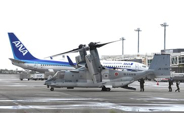 陸自オスプレイが新石垣空港に飛来　キーン・ソード、市民ら「中止せよ」