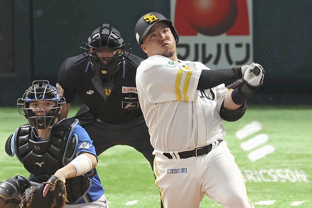 山川2発、ソフト王手　2冠に輝いた打棒発揮　プロ野球・CSファイナルステージ第2戦