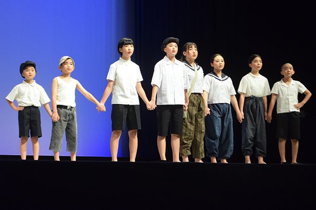 「対馬丸」　命の尊さ伝え　北谷で創作組踊　児童生徒、プロの実演家熱演　沖縄