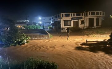 【図でわかる】沖縄本島北部豪雨「記録的大雨」2日で18回　線状降水帯発生のメカニズムは？