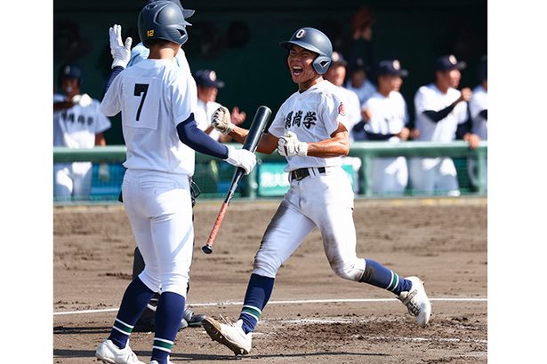 沖縄尚学、勝負どころで躍動「好球必打」　3番・比嘉が決勝も3打点の大暴れ　九州秋季高校野球・決勝