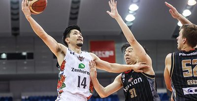 キングス3連勝　大阪に96―79　3Qで爆発　37得点＜Bリーグ＞第10戦（2日の試合）