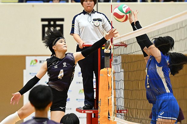 女子・首里「みんながスパイクを打てる」総合力で2年ぶり頂点　春高バレー県予選決勝