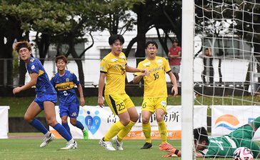 沖縄SV快勝　横河武蔵野に4―0　2得点青戸　得点王へ前進（9日の試合）