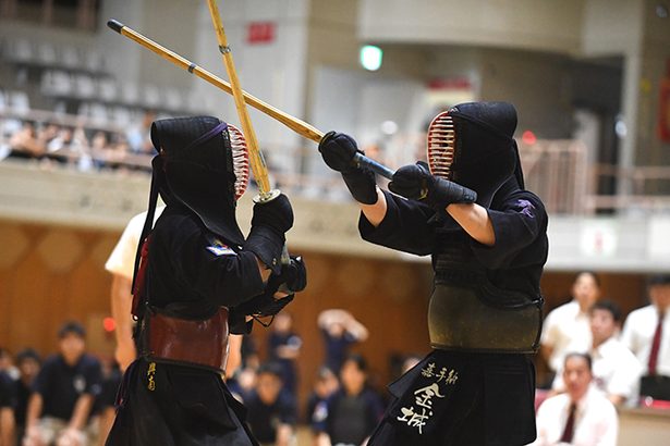 「うれしい」達成感にじませ　金城（嘉手納）5度の延長制す　県高校新人体育大会・剣道