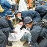 高江、ダンプ６０台分搬入　市民抗議「基地、一生残るぞ」
