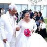 ５０年幸重ね永遠の♡誓う　仲間夫妻が金婚式