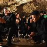 闇の中　平和祈る　「集団自決」遺族が慰霊祭　読谷・チビチリガマ