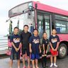 “ピンクバス”は無料です　手を挙げて乗降自由　今帰仁村道を巡回、７月中旬から