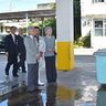 沖縄訪問11回　交流心に　天皇陛下あす退位